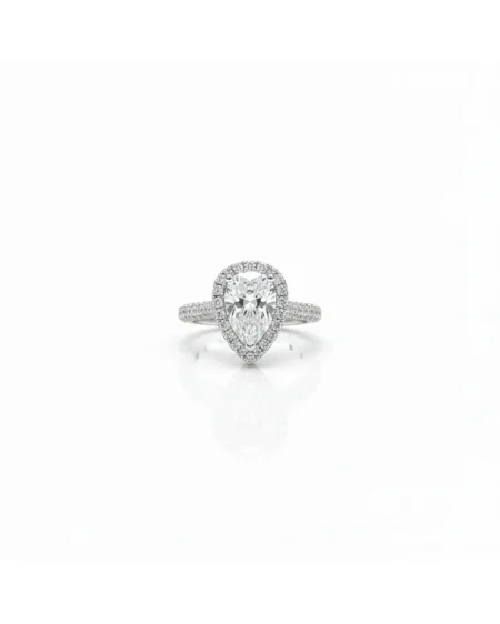 خاتم مرصع بأحجار الزركون باللون الفضي