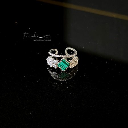 خاتم van cleef باللون الاخضر والفضي 