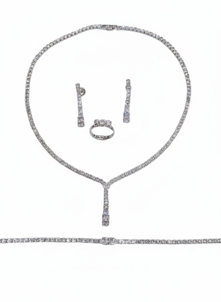 طقم بأحجار الزركون