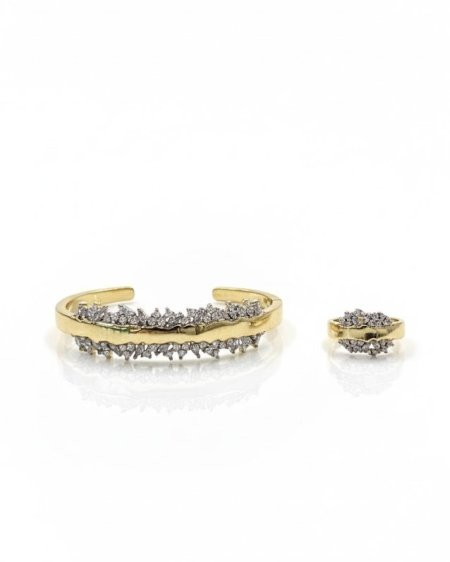 اسوارة وخاتم بأحجار الزركون